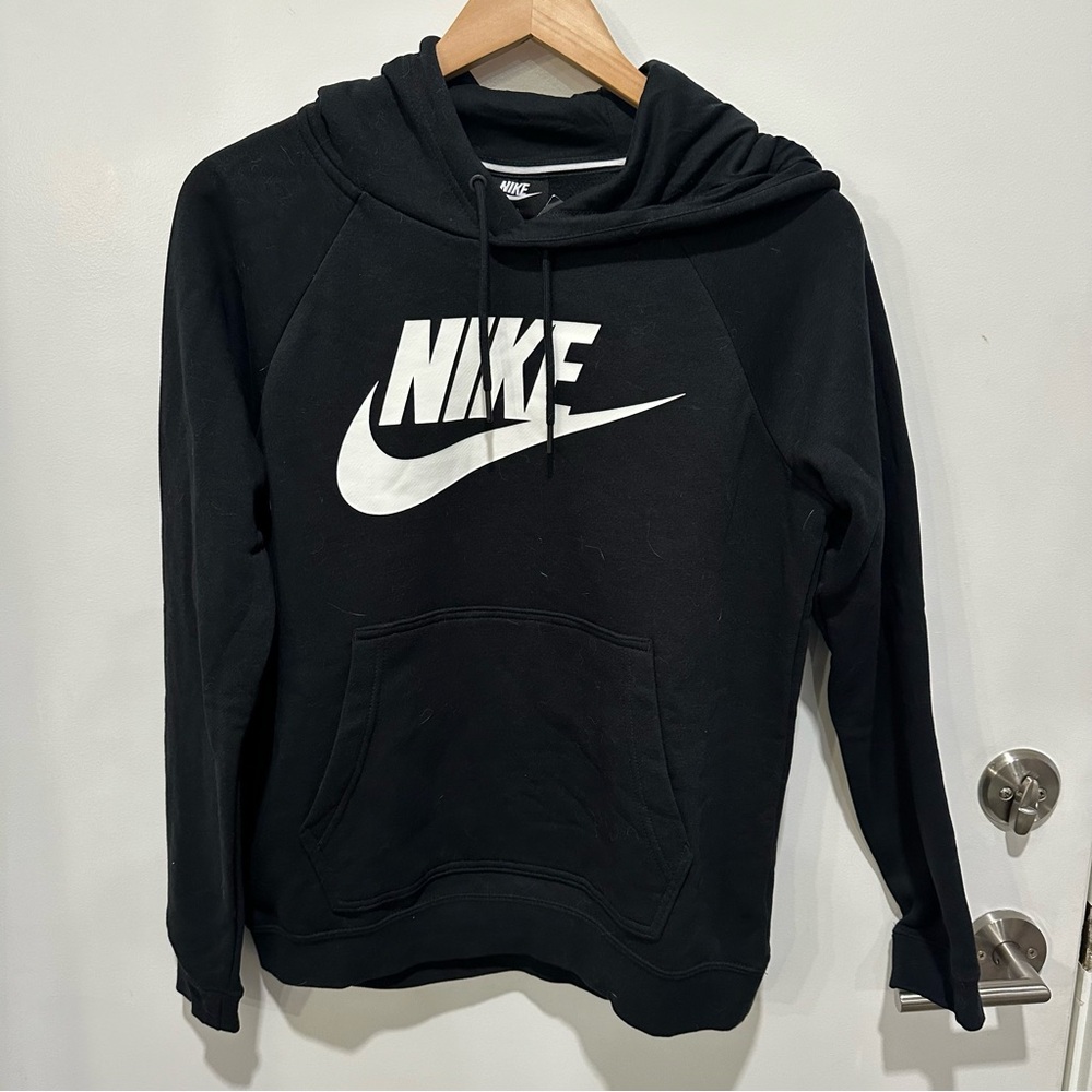Nike women’s Hoodie - size Small. NWT